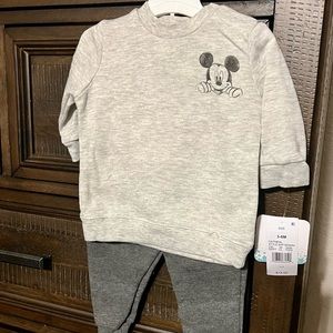 NWT Mickey Mouse 2 piece baby sweatsuit 3-6 months